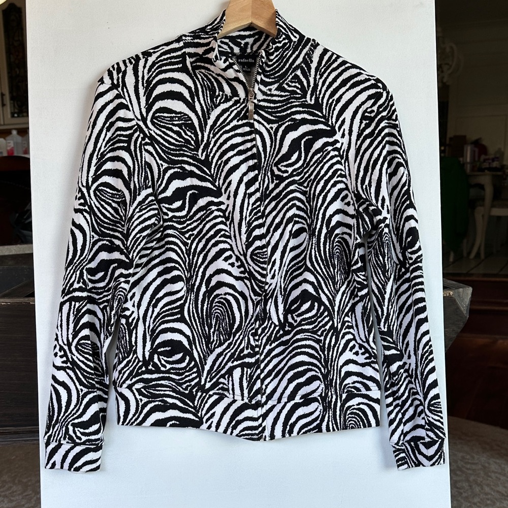 Rafaella Black and White Patterned Zip-Up Top